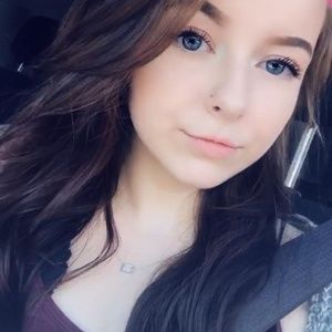 Meet your Posher, Avery